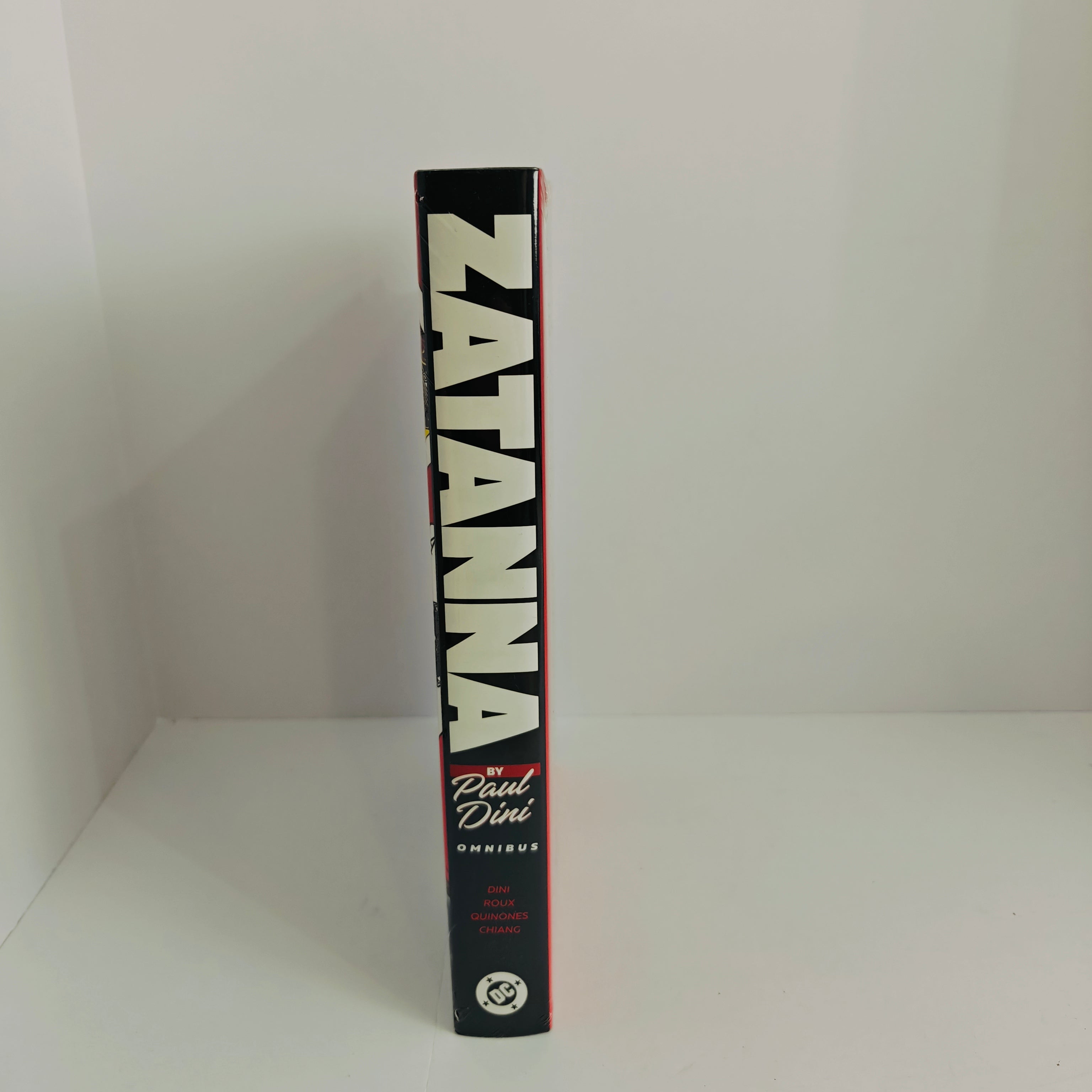 Zatanna by Paul Dini Omnibus HC SHIPS 5/5/26 (Preorder)